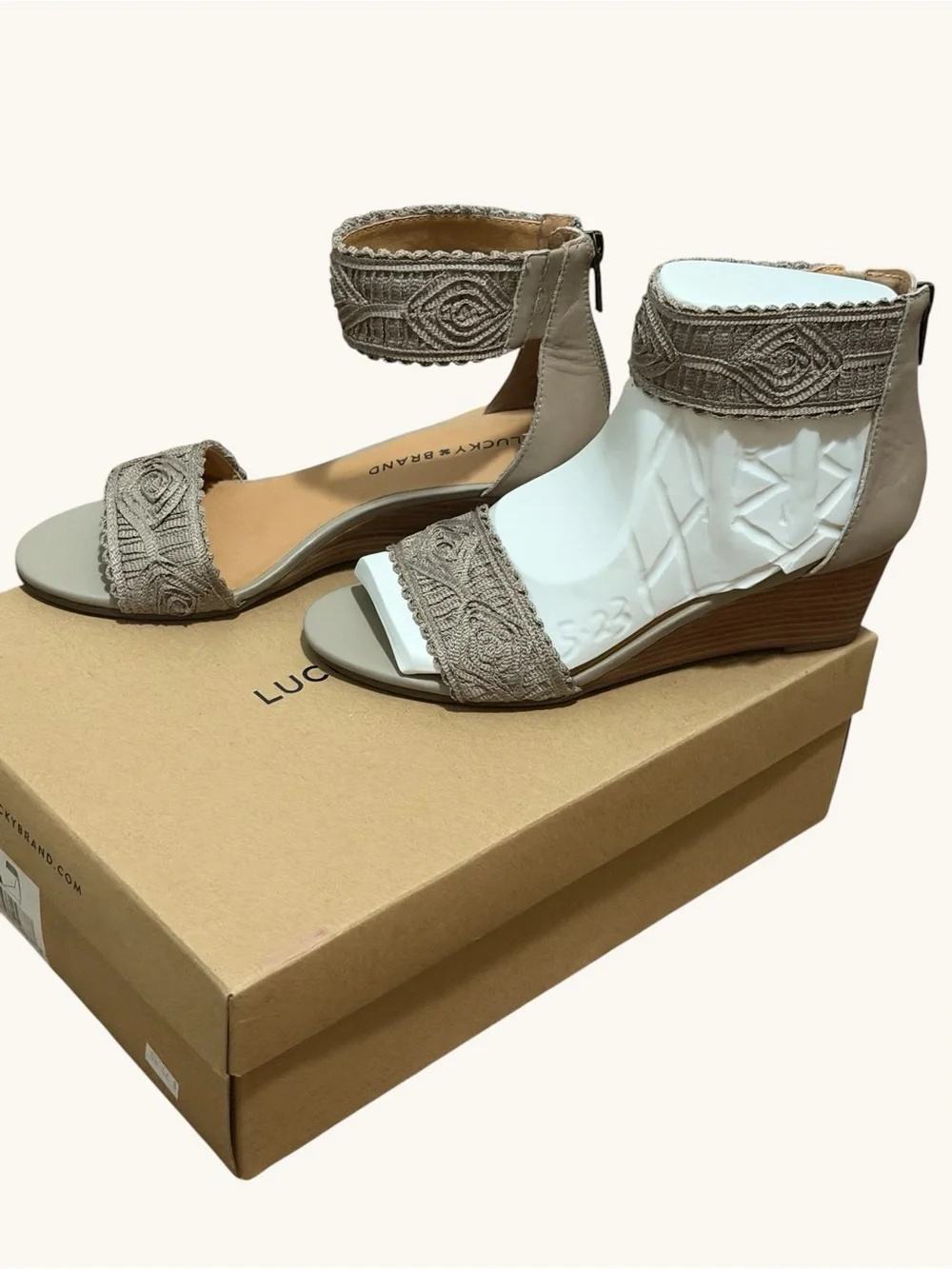 Lucky Brand Joshelle Roasted Cashew Beige Embroidered Ankle Wrap Low Wedges